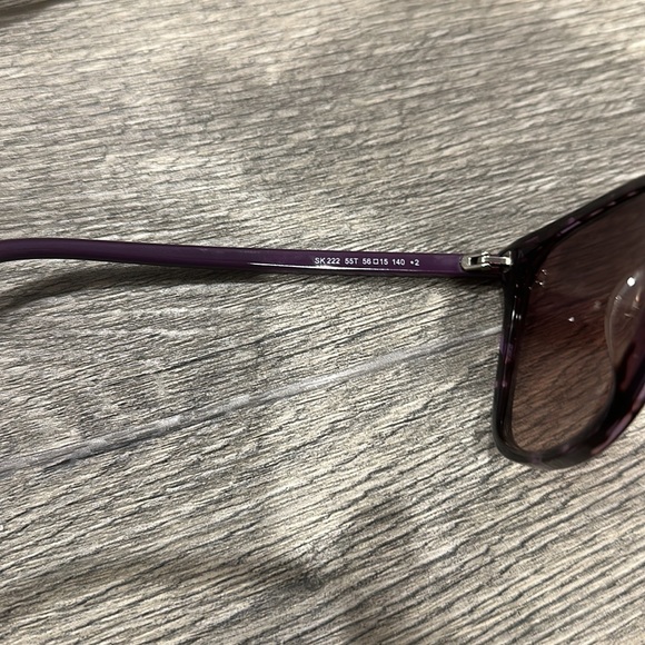 • Swarovski • Women’s Sunglasses Black and Purple Rhinestone with Case - Picture 4 of 4